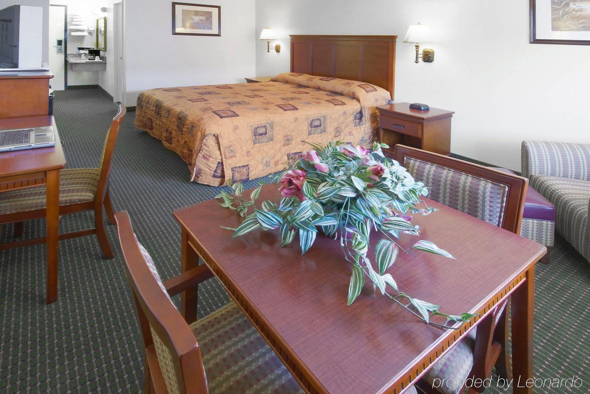 Americas Best Value Inn & Suites-East Bakersfield Quarto foto
