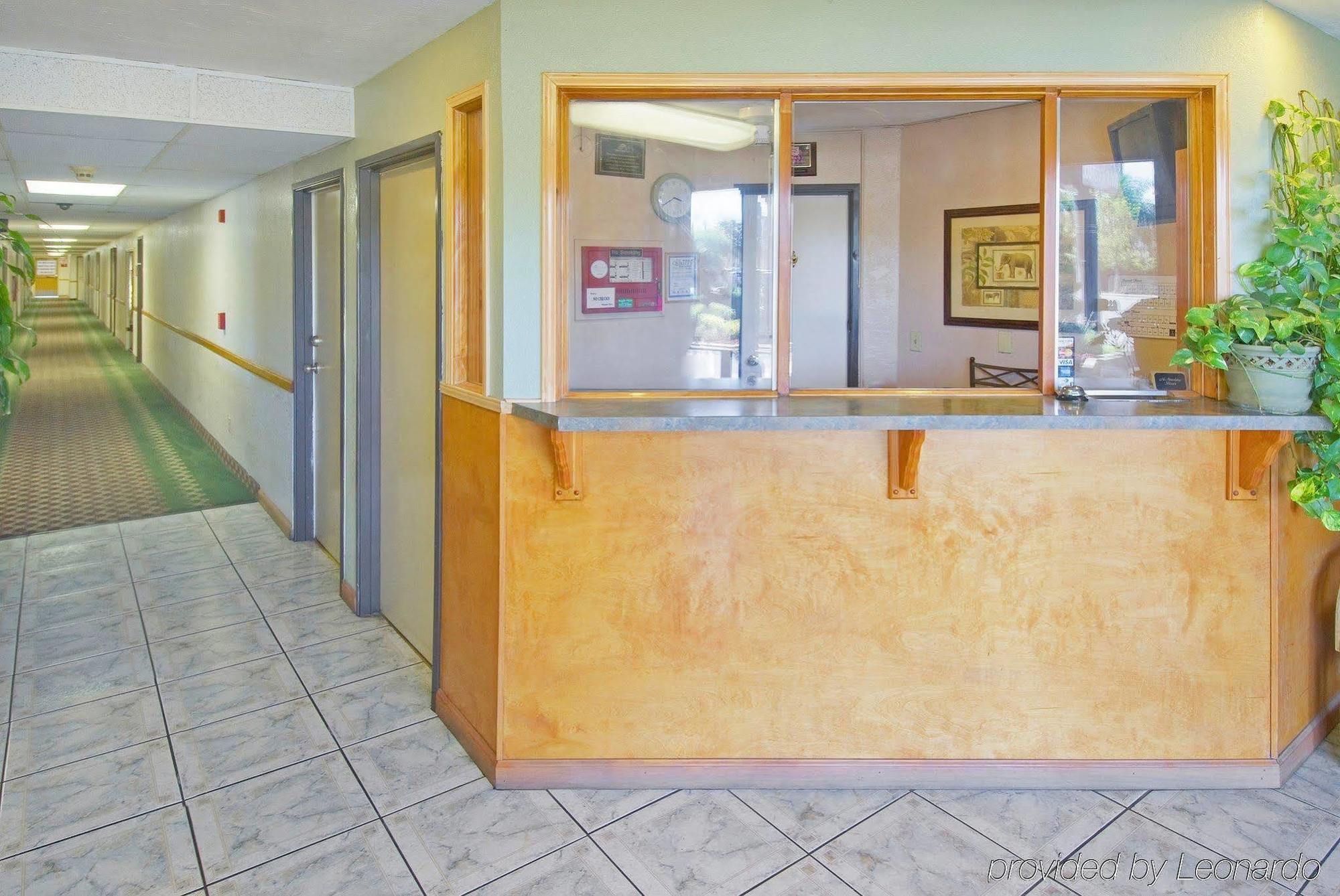 Americas Best Value Inn & Suites-East Bakersfield Interior foto