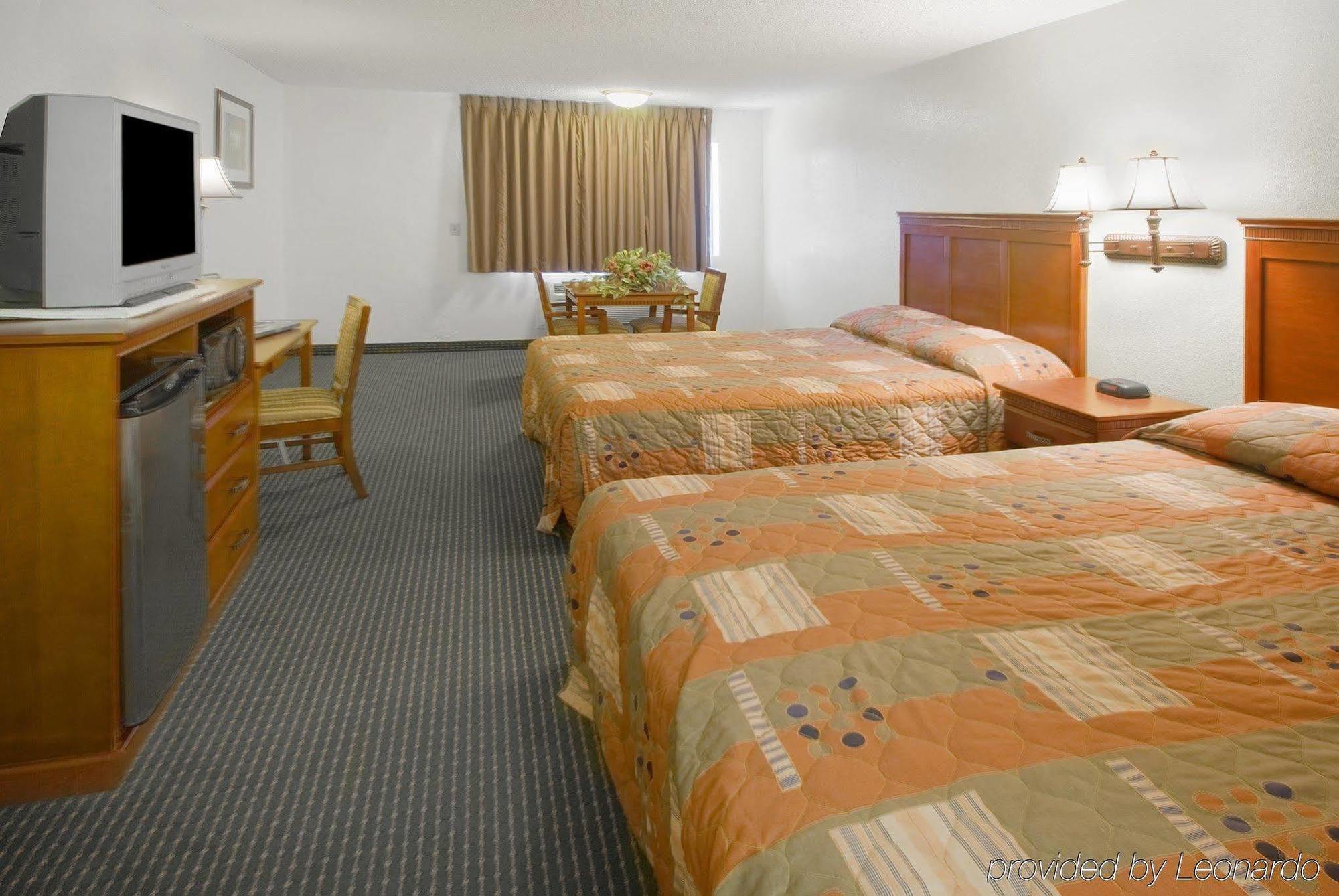 Americas Best Value Inn & Suites-East Bakersfield Quarto foto