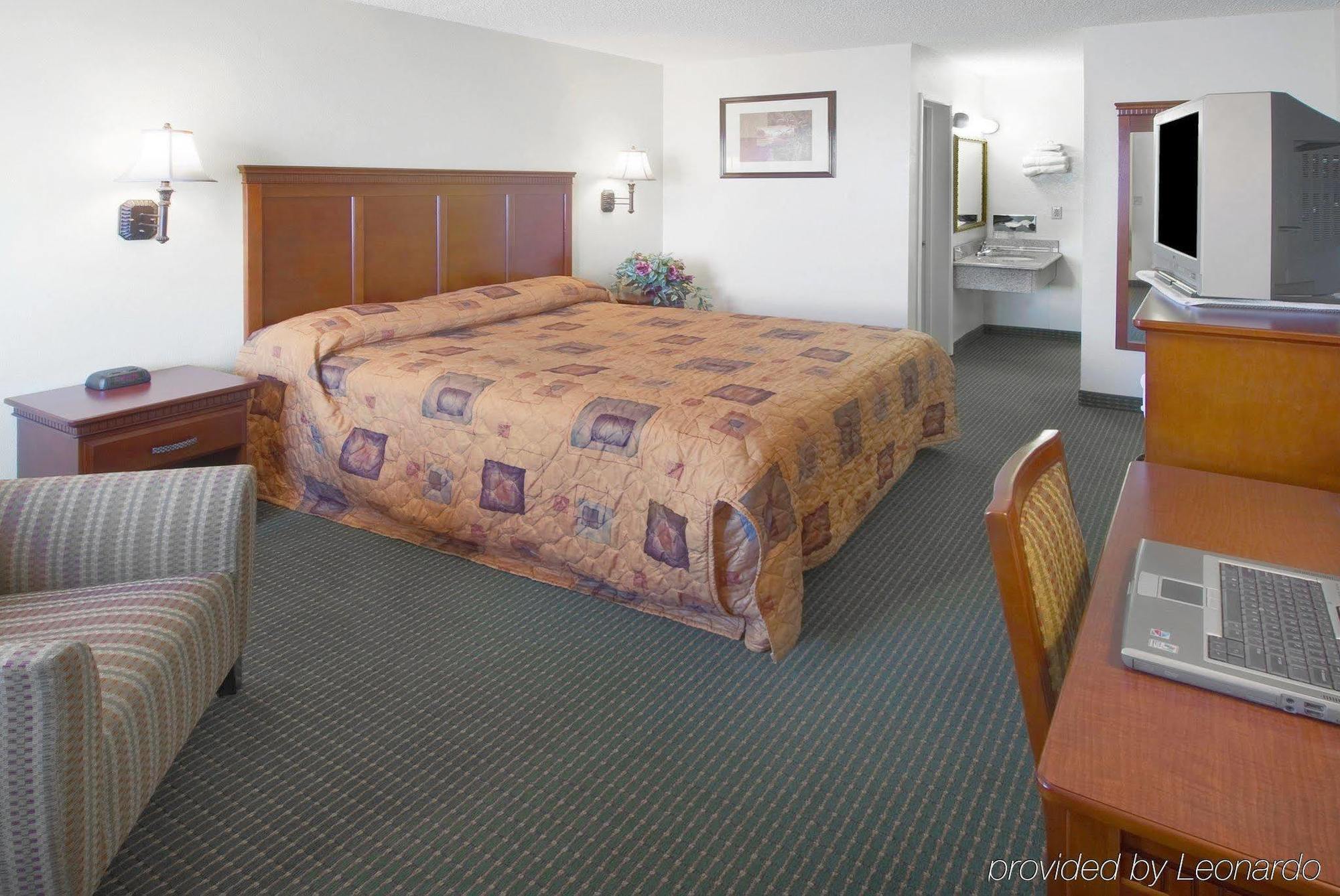 Americas Best Value Inn & Suites-East Bakersfield Quarto foto